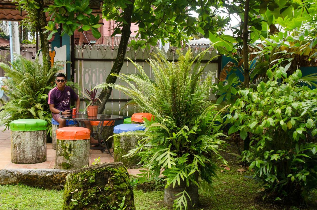 Spanish By The Sea - Bocas Hostel Bocas del Toro Exterior photo