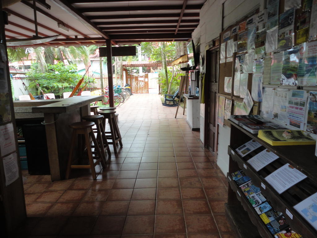 Spanish By The Sea - Bocas Hostel Bocas del Toro Exterior photo